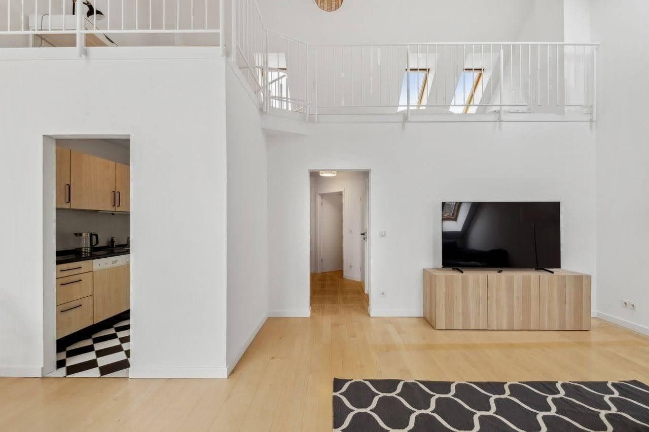 Prenájom bytu 2-izbový 75 m², Axel-von-Ambesser-str. 9, München, Bavorsko Prenájom bytu 2-izbový 75 m², Axel-von-Ambesser-str. 9, München, Bavorsko