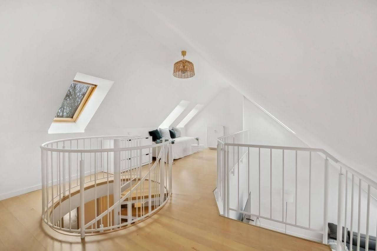Prenájom bytu 2-izbový 75 m², Axel-von-Ambesser-str. 9, München, Bavorsko Prenájom bytu 2-izbový 75 m², Axel-von-Ambesser-str. 9, München, Bavorsko
