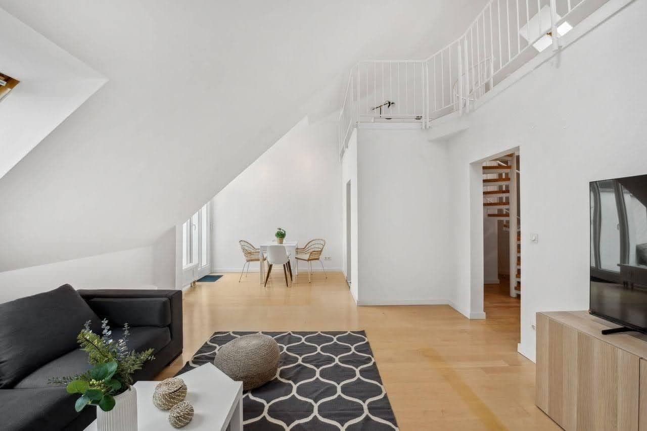 Prenájom bytu 2-izbový 75 m², Axel-von-Ambesser-str. 9, München, Bavorsko Prenájom bytu 2-izbový 75 m², Axel-von-Ambesser-str. 9, München, Bavorsko