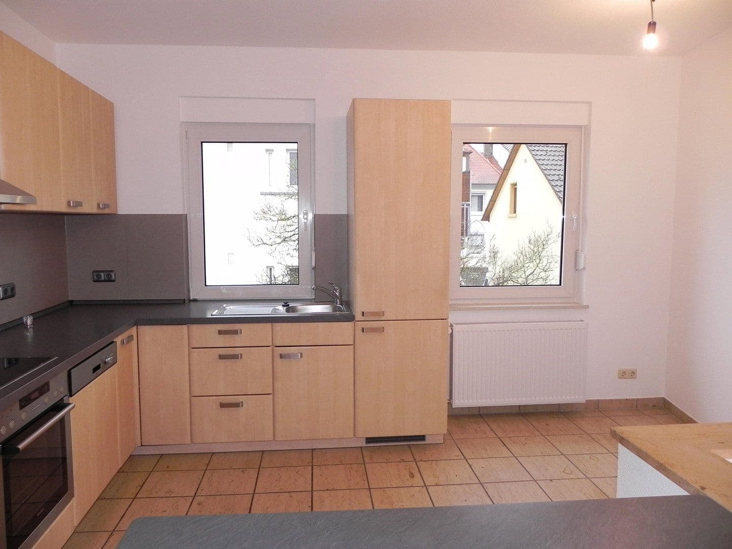 Prenájom bytu 3-izbový 97 m², Aschaffenburger Straße 50, Offenbach, Hesensko Prenájom bytu 3-izbový 97 m², Aschaffenburger Straße 50, Offenbach, Hesensko