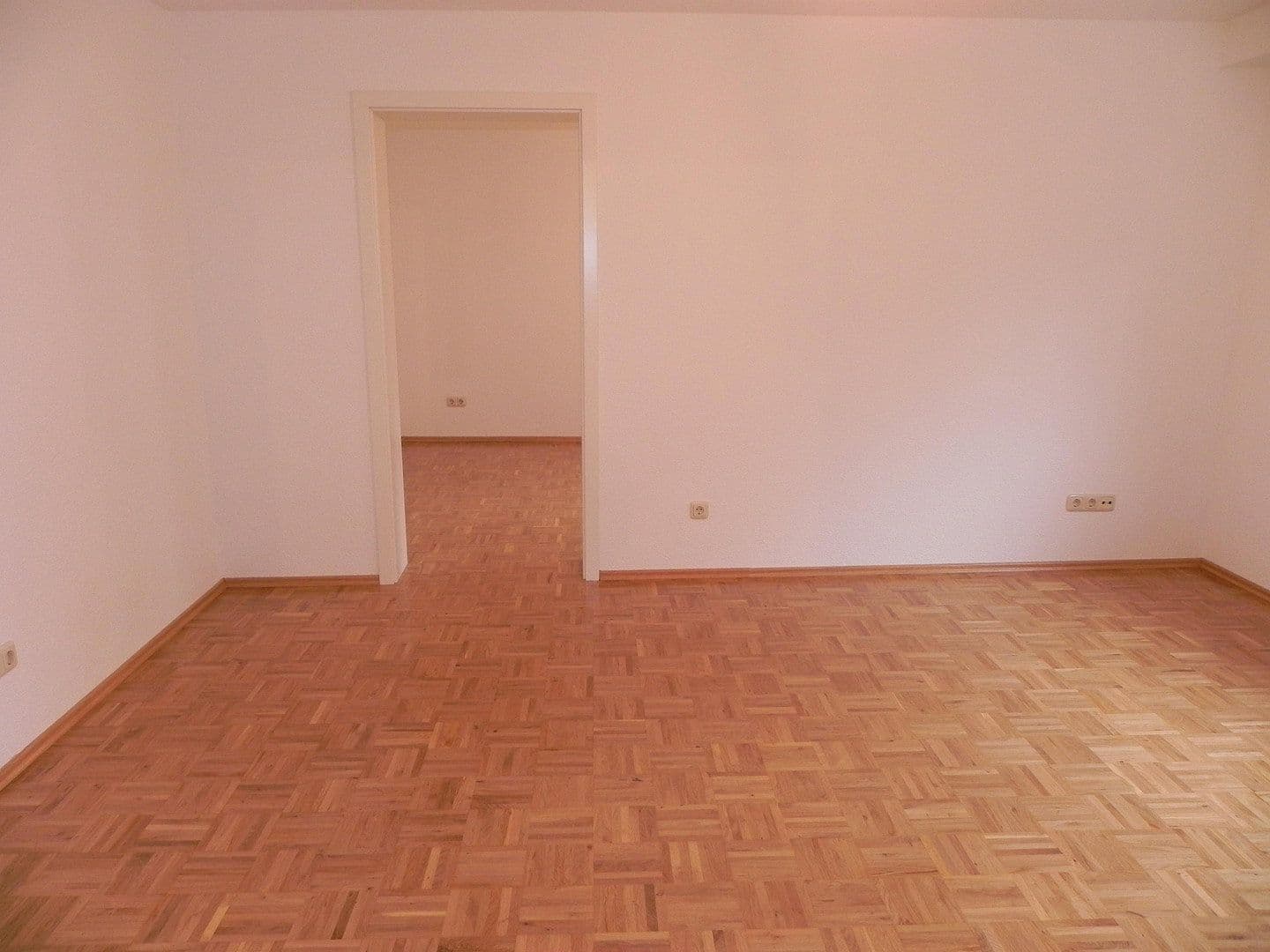 Prenájom bytu 3-izbový 97 m², Aschaffenburger Straße 50, Offenbach, Hesensko Prenájom bytu 3-izbový 97 m², Aschaffenburger Straße 50, Offenbach, Hesensko