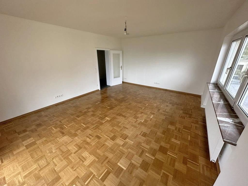 Prenájom bytu 3-izbový 95 m², Sauerbruchstr. 11, Bruchsal, Bádensko-Wurttembersko Prenájom bytu 3-izbový 95 m², Sauerbruchstr. 11, Bruchsal, Bádensko-Wurttembersko