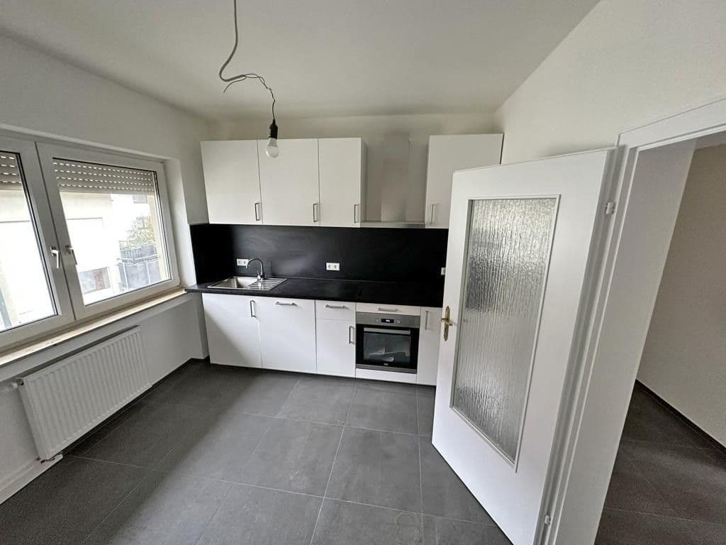 Prenájom bytu 3-izbový 95 m², Sauerbruchstr. 11, Bruchsal, Bádensko-Wurttembersko Prenájom bytu 3-izbový 95 m², Sauerbruchstr. 11, Bruchsal, Bádensko-Wurttembersko