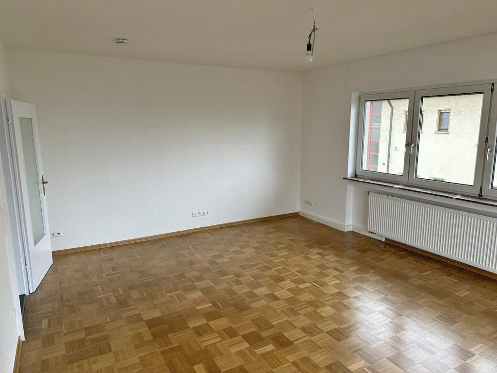 Prenájom bytu 3-izbový 95 m², Sauerbruchstr. 11, Bruchsal, Bádensko-Wurttembersko Prenájom bytu 3-izbový 95 m², Sauerbruchstr. 11, Bruchsal, Bádensko-Wurttembersko