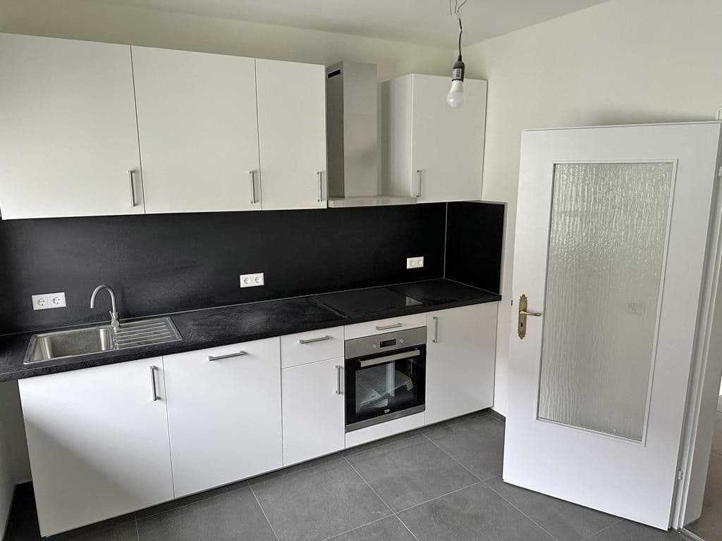 Prenájom bytu 3-izbový 95 m², Sauerbruchstr. 11, Bruchsal, Bádensko-Wurttembersko Prenájom bytu 3-izbový 95 m², Sauerbruchstr. 11, Bruchsal, Bádensko-Wurttembersko