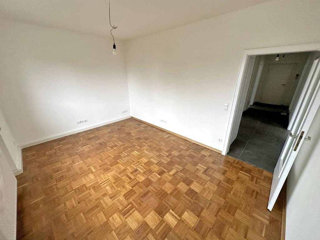 Prenájom bytu 3-izbový 95 m², Sauerbruchstr. 11, Bruchsal, Bádensko-Wurttembersko Prenájom bytu 3-izbový 95 m², Sauerbruchstr. 11, Bruchsal, Bádensko-Wurttembersko