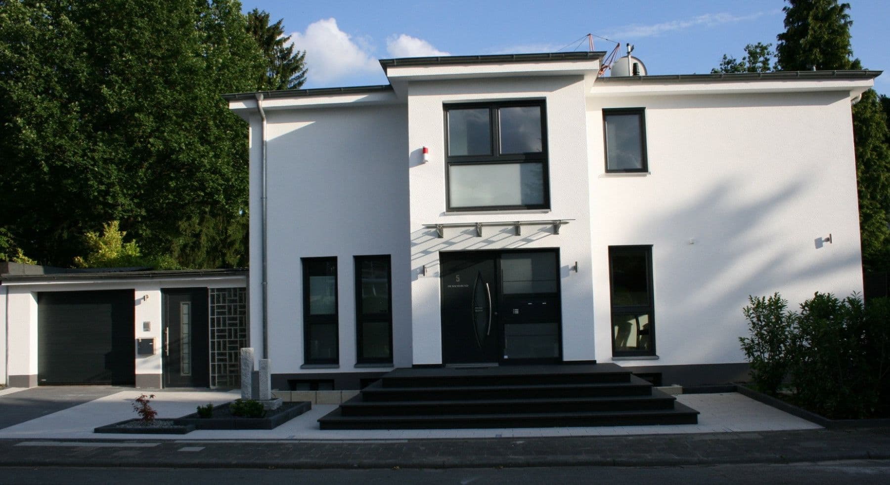 Prenájom domu 300 m², pozemek 800 m², Dreieich, Hesensko Prenájom domu 300 m², pozemek 800 m², Dreieich, Hesensko