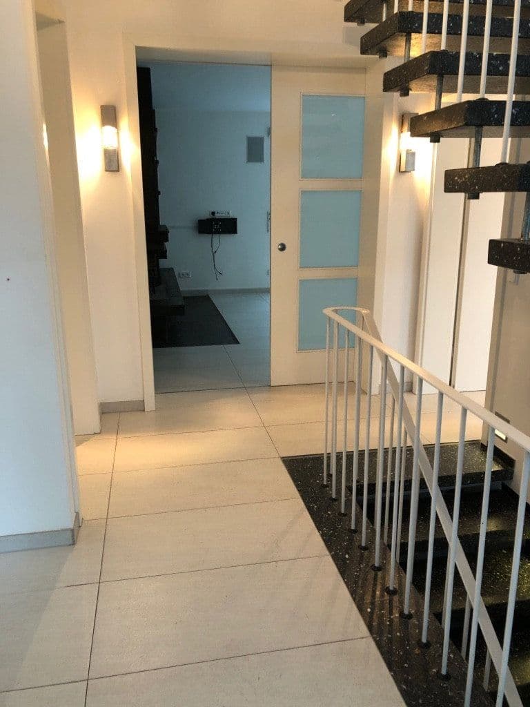 Prenájom domu 300 m², pozemek 800 m², Dreieich, Hesensko Prenájom domu 300 m², pozemek 800 m², Dreieich, Hesensko