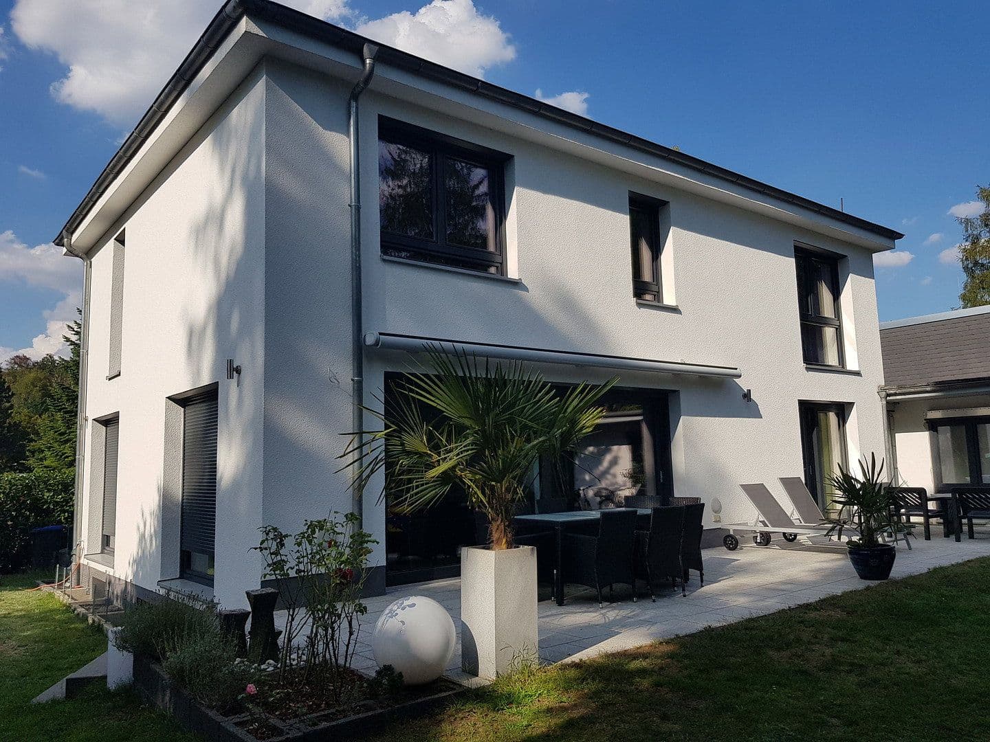 Prenájom domu 300 m², pozemek 800 m², Dreieich, Hesensko Prenájom domu 300 m², pozemek 800 m², Dreieich, Hesensko