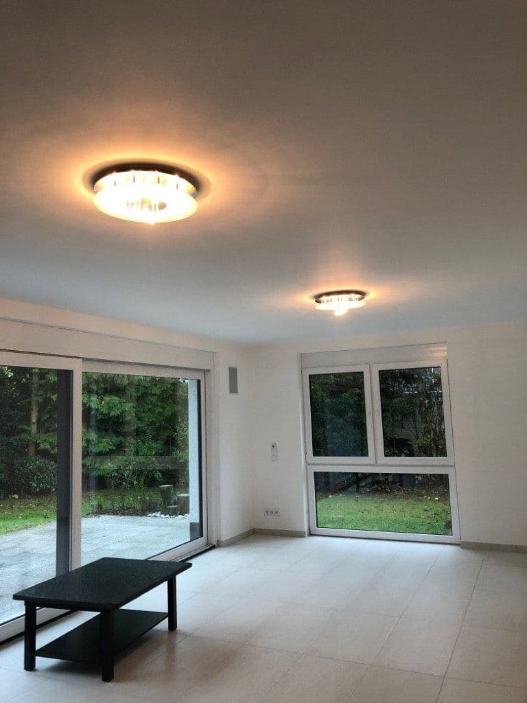 Prenájom domu 300 m², pozemek 800 m², Dreieich, Hesensko Prenájom domu 300 m², pozemek 800 m², Dreieich, Hesensko