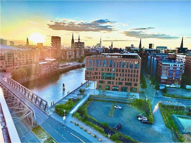 Prenájom bytu 3-izbový 107 m², Überseeallee 8, Hamburg, Hamburg Prenájom bytu 3-izbový 107 m², Überseeallee 8, Hamburg, Hamburg