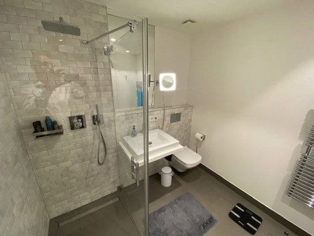 Prenájom bytu 3-izbový 107 m², Überseeallee 8, Hamburg, Hamburg Prenájom bytu 3-izbový 107 m², Überseeallee 8, Hamburg, Hamburg