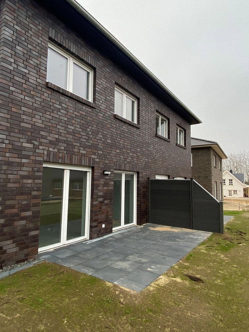 Prenájom domu 125 m², pozemek 310 m², Hainbuchenweg 3a, Lauenburg/Elbe, Šlezvicko-Holštajnsko Prenájom domu 125 m², pozemek 310 m², Hainbuchenweg 3a, Lauenburg/Elbe, Šlezvicko-Holštajnsko