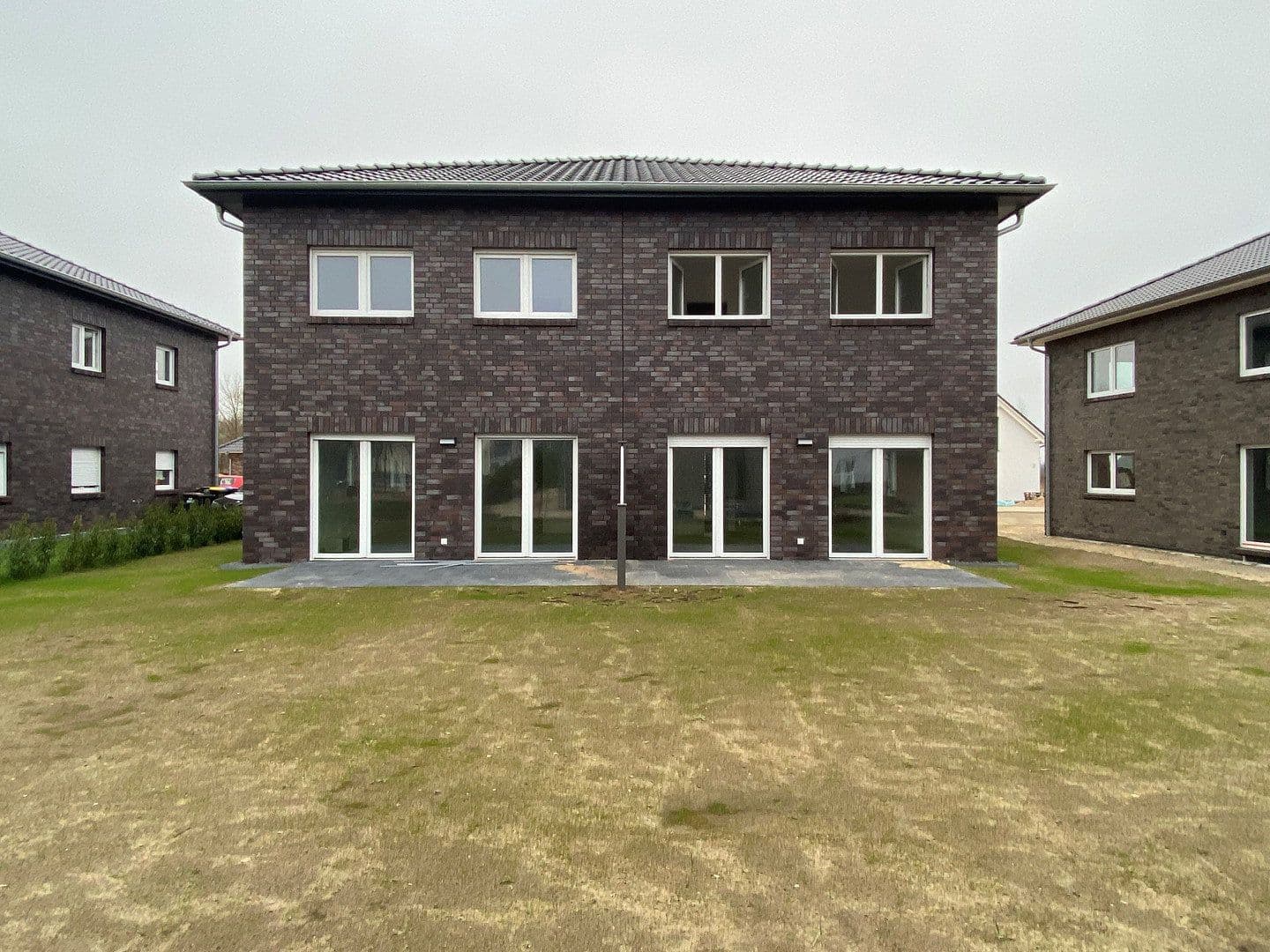 Prenájom domu 125 m², pozemek 310 m², Hainbuchenweg 3a, Lauenburg/Elbe, Šlezvicko-Holštajnsko Prenájom domu 125 m², pozemek 310 m², Hainbuchenweg 3a, Lauenburg/Elbe, Šlezvicko-Holštajnsko