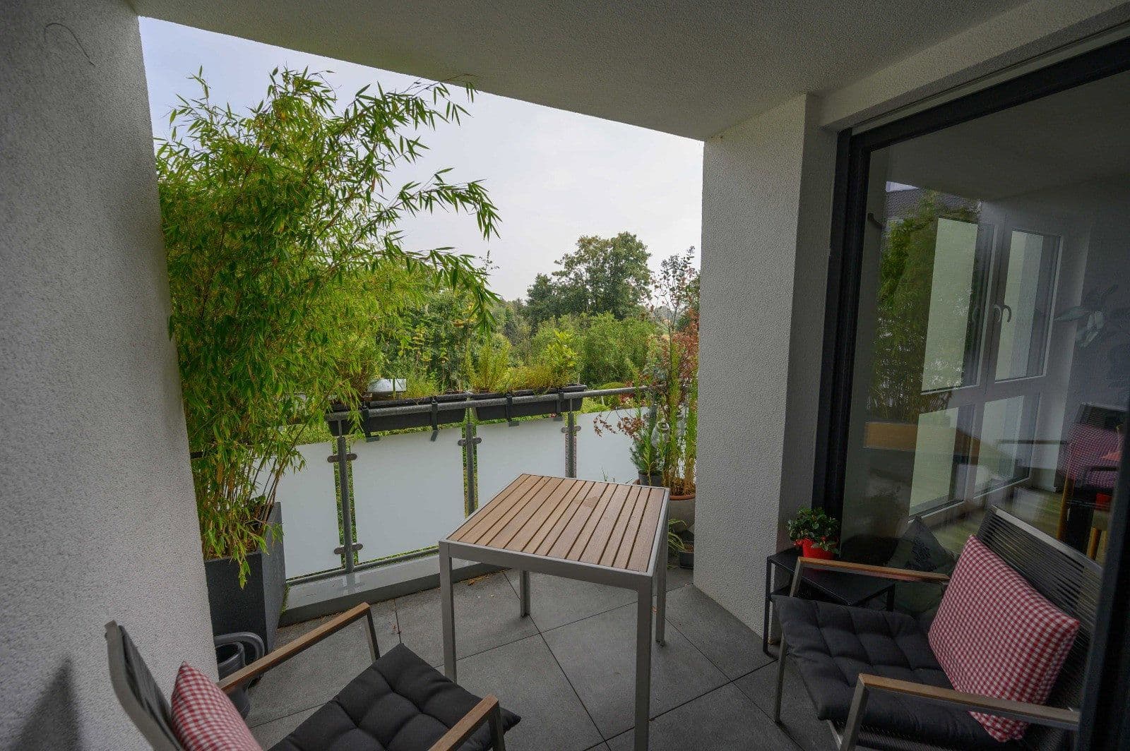 Prenájom bytu 2-izbový 94 m², Essen, Severné Porýnie - Westfálsko Prenájom bytu 2-izbový 94 m², Essen, Severné Porýnie - Westfálsko