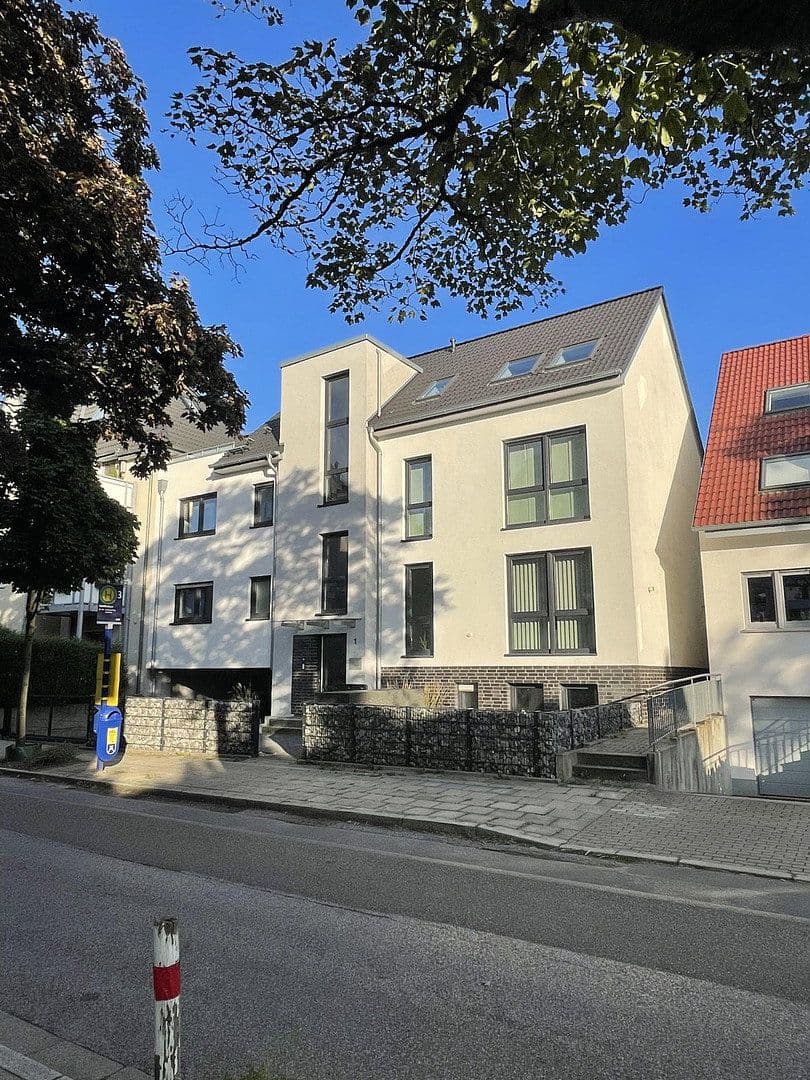 Prenájom bytu 2-izbový 94 m², Essen, Severné Porýnie - Westfálsko Prenájom bytu 2-izbový 94 m², Essen, Severné Porýnie - Westfálsko