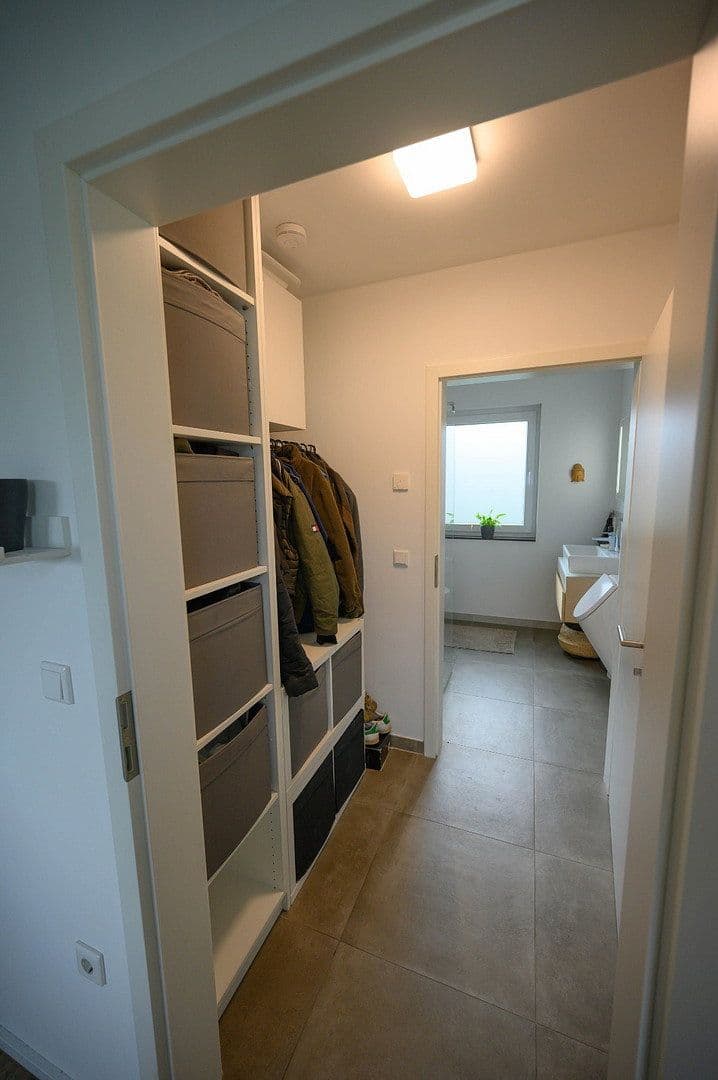 Prenájom bytu 2-izbový 94 m², Essen, Severné Porýnie - Westfálsko Prenájom bytu 2-izbový 94 m², Essen, Severné Porýnie - Westfálsko