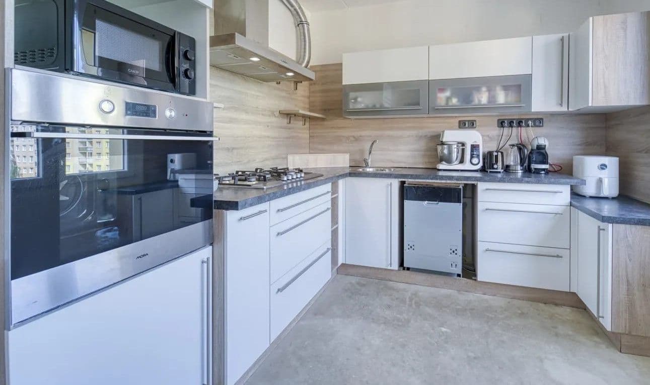 Prenájom bytu 3-izbový 67 m², Poznaňská, Praha, Praha Prenájom bytu 3-izbový 67 m², Poznaňská, Praha, Praha