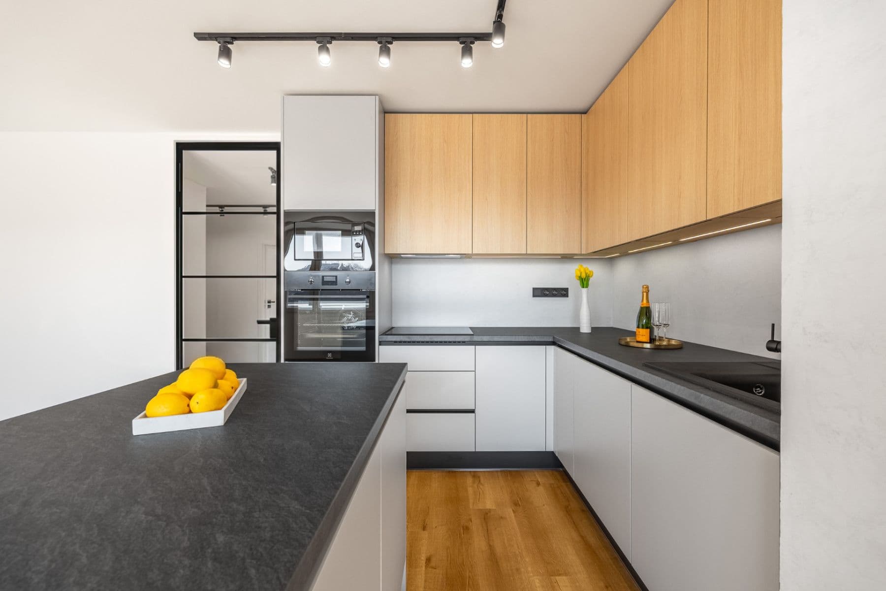 Predaj bytu 3-izbový 79 m², Roháčova, Praha, Praha Predaj bytu 3-izbový 79 m², Roháčova, Praha, Praha