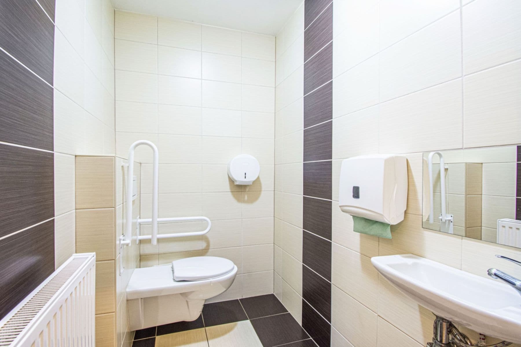Predaj nebytového priestoru 464 m², Rajnochovice, Zlínský kraj Predaj nebytového priestoru 464 m², Rajnochovice, Zlínský kraj
