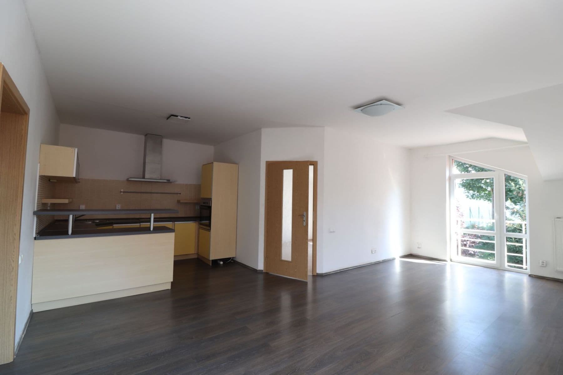Prenájom bytu 3-izbový 77 m², Za Hotelem, Nupaky, Středočeský kraj Prenájom bytu 3-izbový 77 m², Za Hotelem, Nupaky, Středočeský kraj
