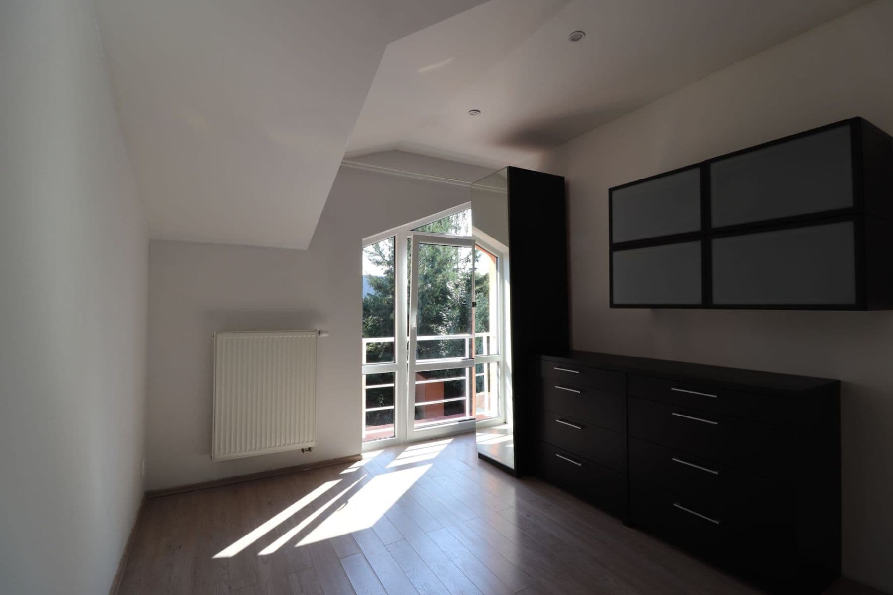 Prenájom bytu 3-izbový 77 m², Za Hotelem, Nupaky, Středočeský kraj Prenájom bytu 3-izbový 77 m², Za Hotelem, Nupaky, Středočeský kraj