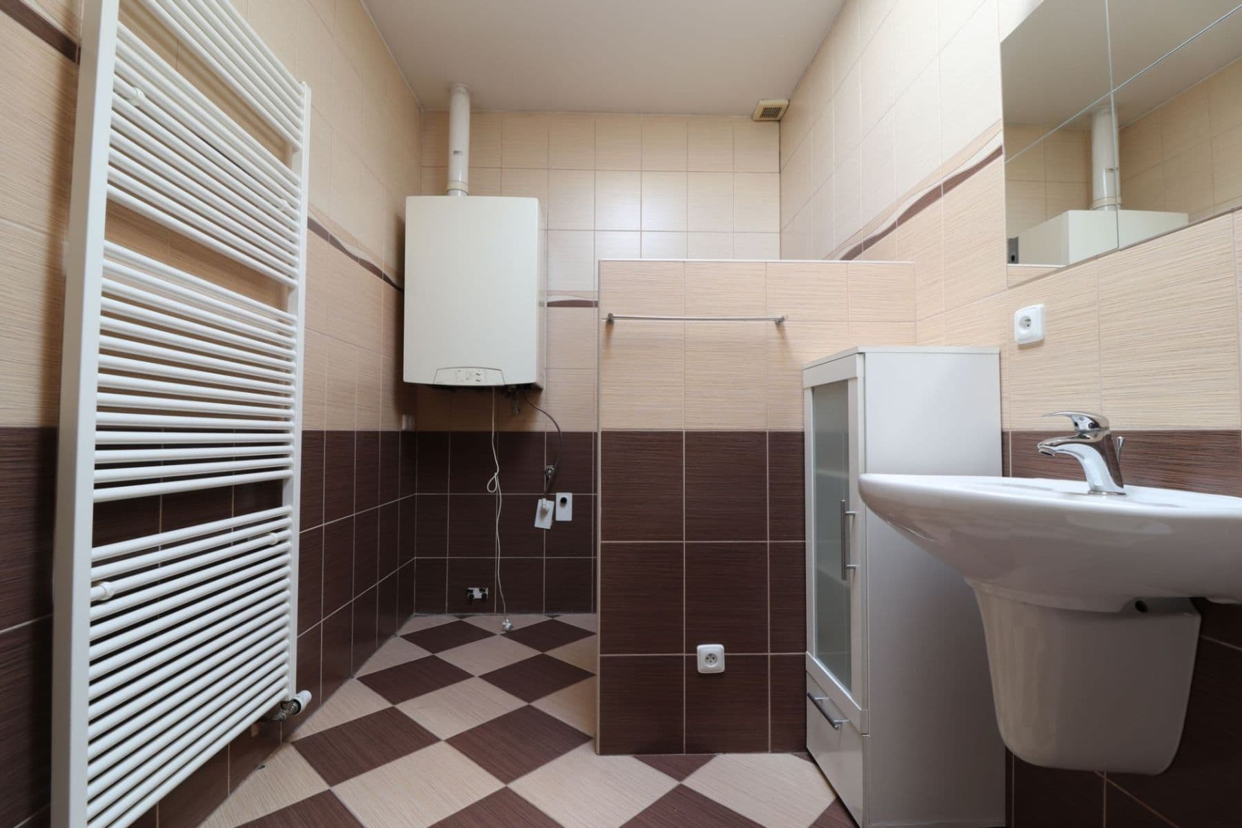 Prenájom bytu 3-izbový 77 m², Za Hotelem, Nupaky, Středočeský kraj Prenájom bytu 3-izbový 77 m², Za Hotelem, Nupaky, Středočeský kraj