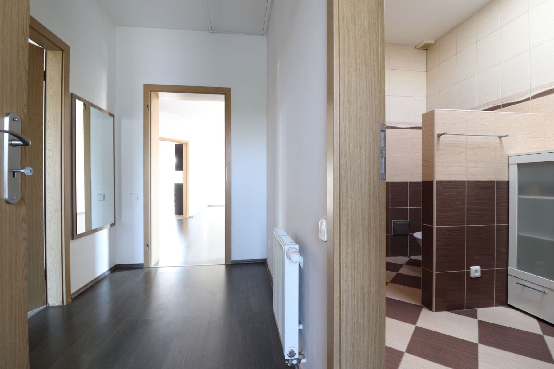 Prenájom bytu 3-izbový 77 m², Za Hotelem, Nupaky, Středočeský kraj Prenájom bytu 3-izbový 77 m², Za Hotelem, Nupaky, Středočeský kraj