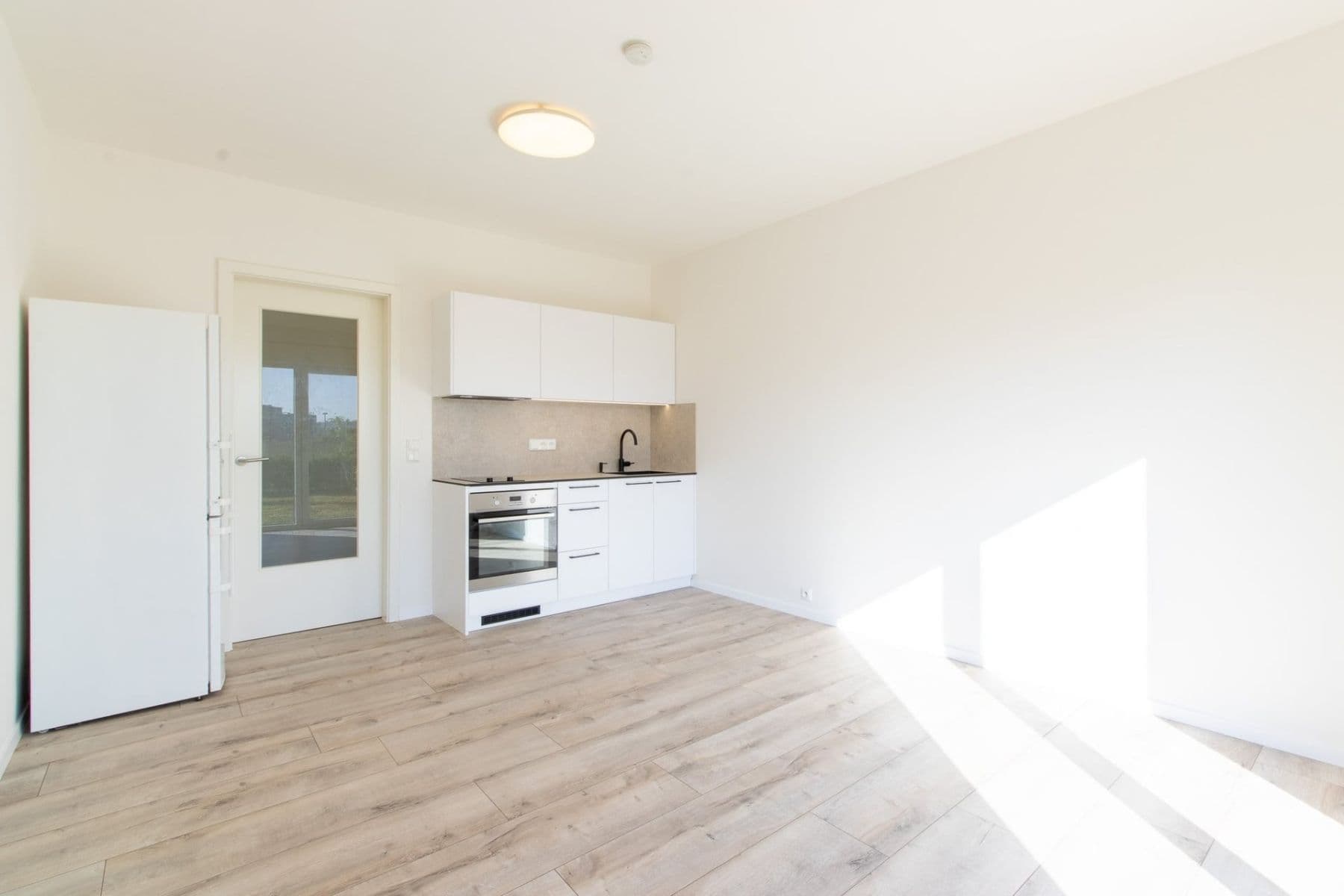 Prenájom bytu 1-izbový 25 m², Novovysočanská, Praha, Praha Prenájom bytu 1-izbový 25 m², Novovysočanská, Praha, Praha