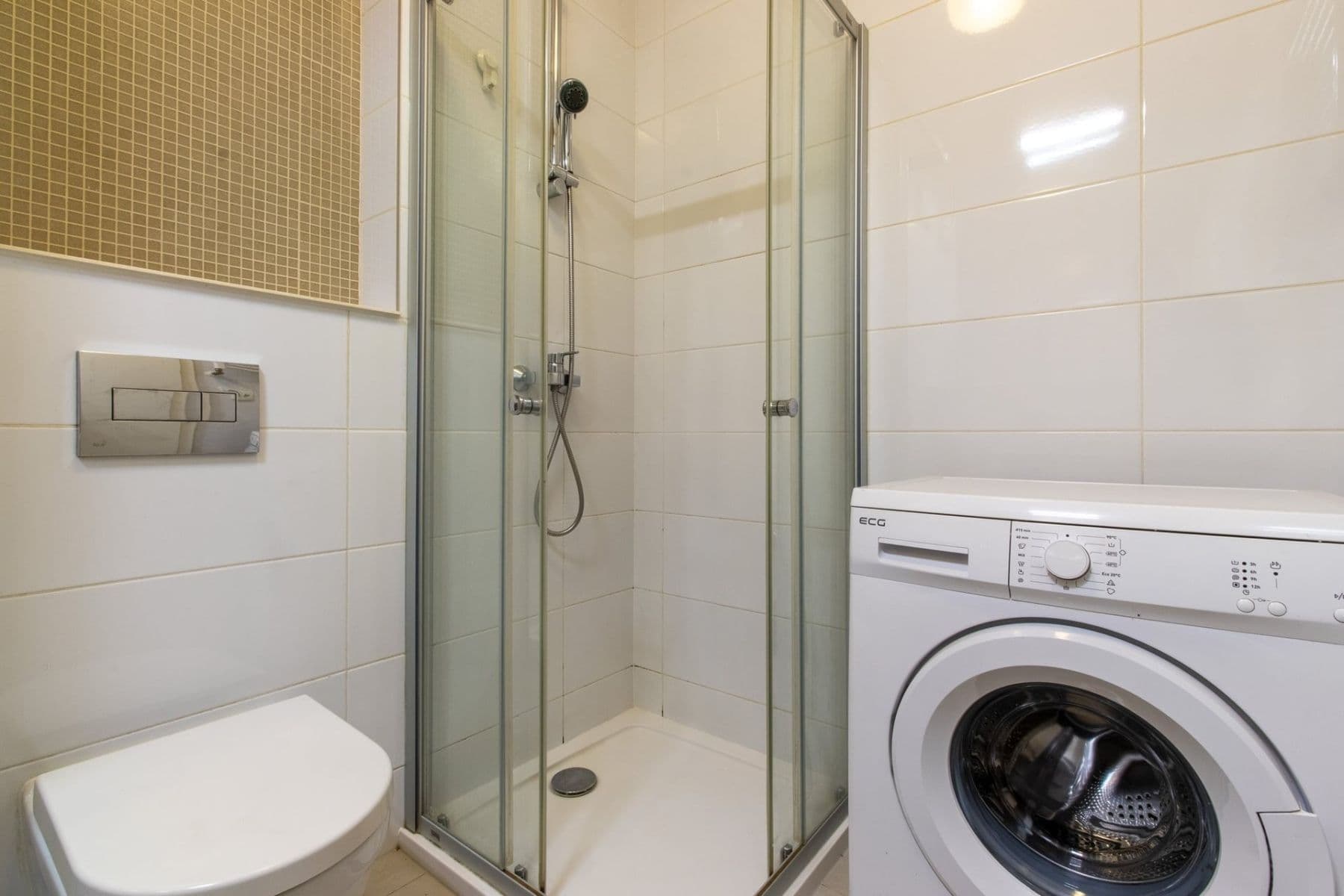 Prenájom bytu 1-izbový 25 m², Novovysočanská, Praha, Praha Prenájom bytu 1-izbový 25 m², Novovysočanská, Praha, Praha