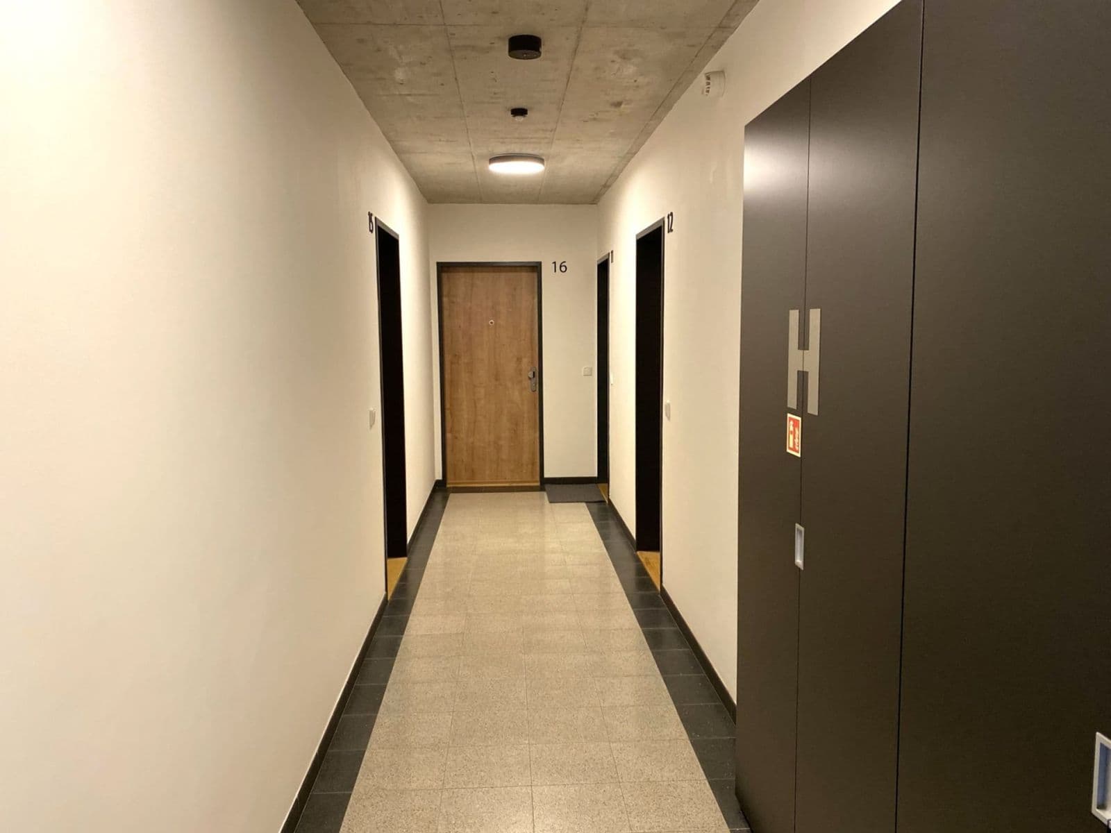 Prenájom bytu 1-izbový 25 m², Novovysočanská, Praha, Praha Prenájom bytu 1-izbový 25 m², Novovysočanská, Praha, Praha