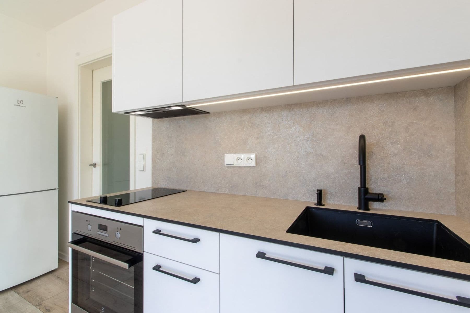 Prenájom bytu 1-izbový 25 m², Novovysočanská, Praha, Praha Prenájom bytu 1-izbový 25 m², Novovysočanská, Praha, Praha