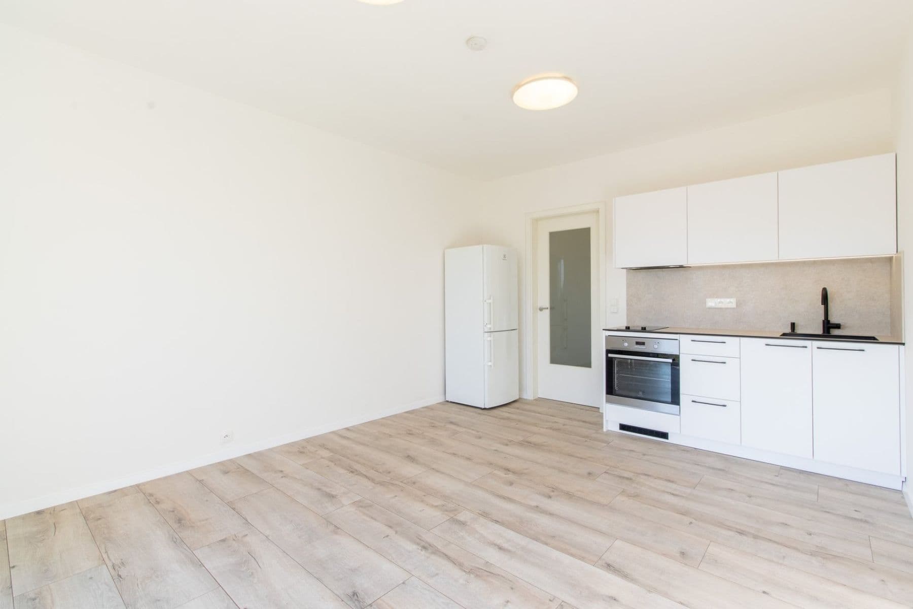 Prenájom bytu 1-izbový 25 m², Novovysočanská, Praha, Praha Prenájom bytu 1-izbový 25 m², Novovysočanská, Praha, Praha