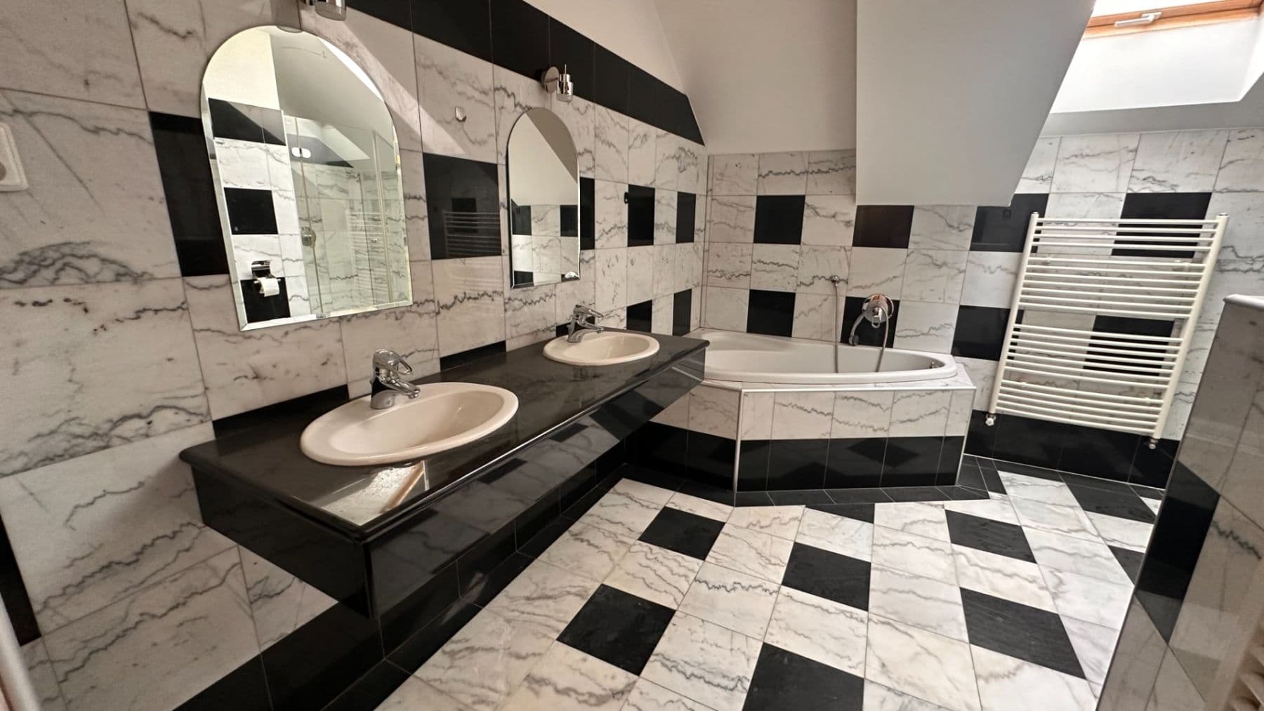 Prenájom bytu 2-izbový 76 m², Sabinova, Praha, Praha Prenájom bytu 2-izbový 76 m², Sabinova, Praha, Praha