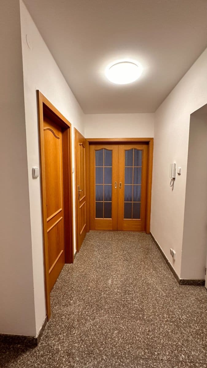 Prenájom bytu 2-izbový 76 m², Sabinova, Praha, Praha Prenájom bytu 2-izbový 76 m², Sabinova, Praha, Praha