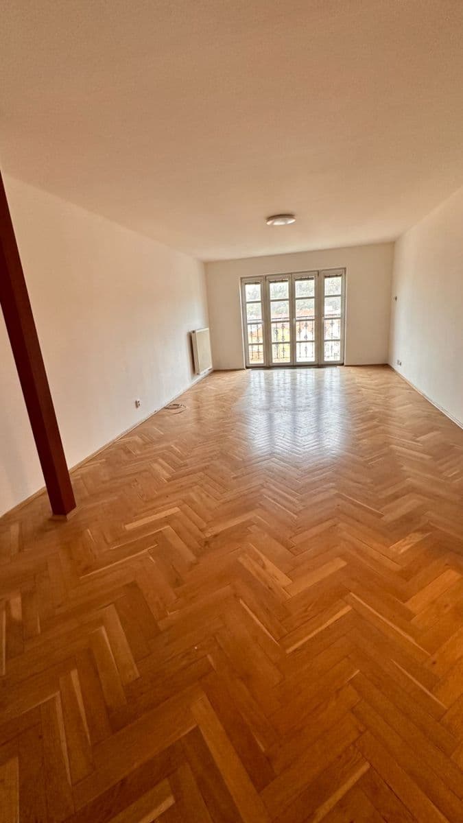 Prenájom bytu 2-izbový 76 m², Sabinova, Praha, Praha Prenájom bytu 2-izbový 76 m², Sabinova, Praha, Praha