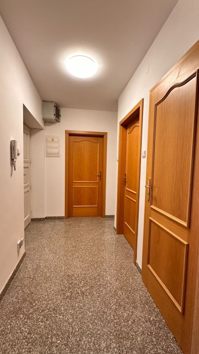 Prenájom bytu 2-izbový 76 m², Sabinova, Praha, Praha Prenájom bytu 2-izbový 76 m², Sabinova, Praha, Praha