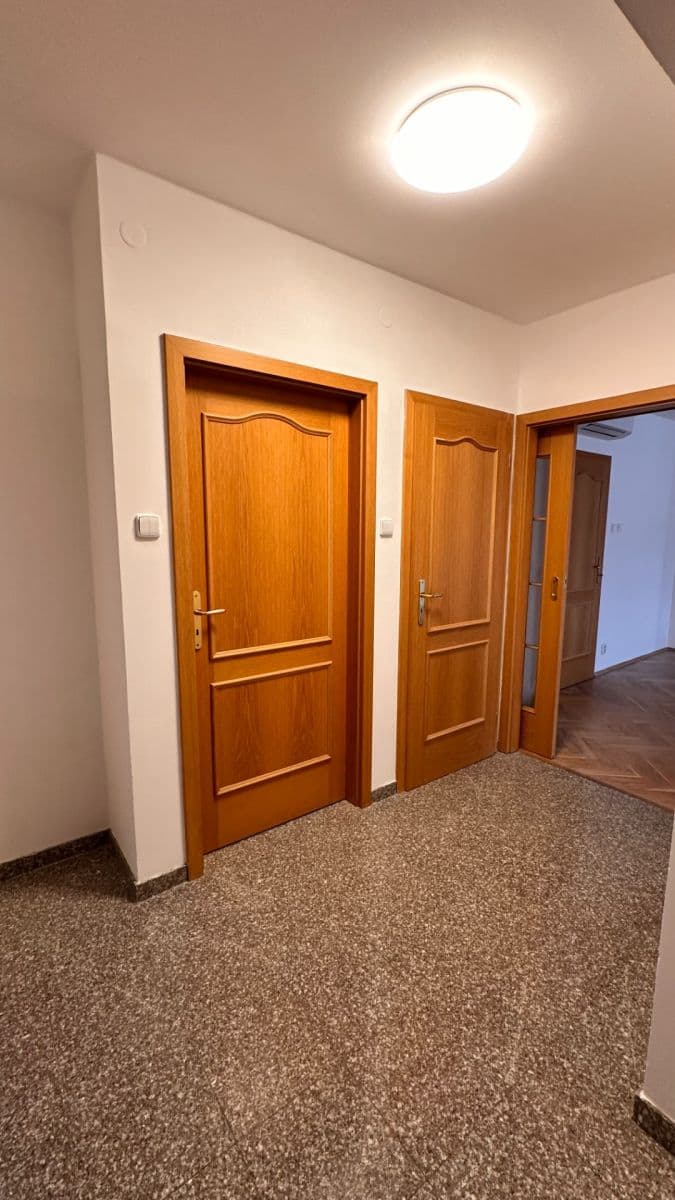 Prenájom bytu 2-izbový 76 m², Sabinova, Praha, Praha Prenájom bytu 2-izbový 76 m², Sabinova, Praha, Praha
