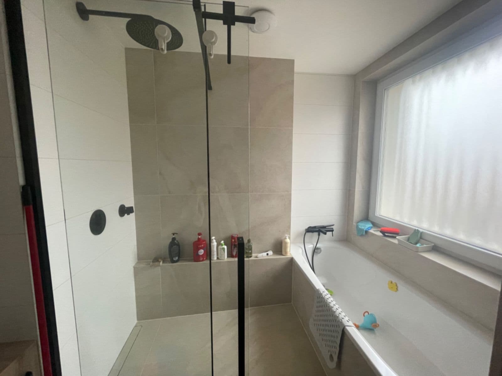 Prenájom bytu 3-izbový 96 m², Vodnická, Praha, Praha Prenájom bytu 3-izbový 96 m², Vodnická, Praha, Praha
