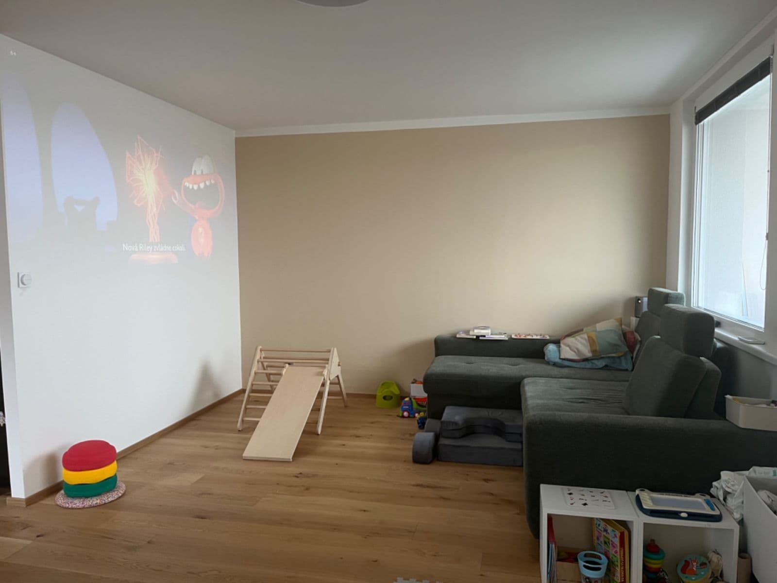 Prenájom bytu 3-izbový 96 m², Vodnická, Praha, Praha Prenájom bytu 3-izbový 96 m², Vodnická, Praha, Praha