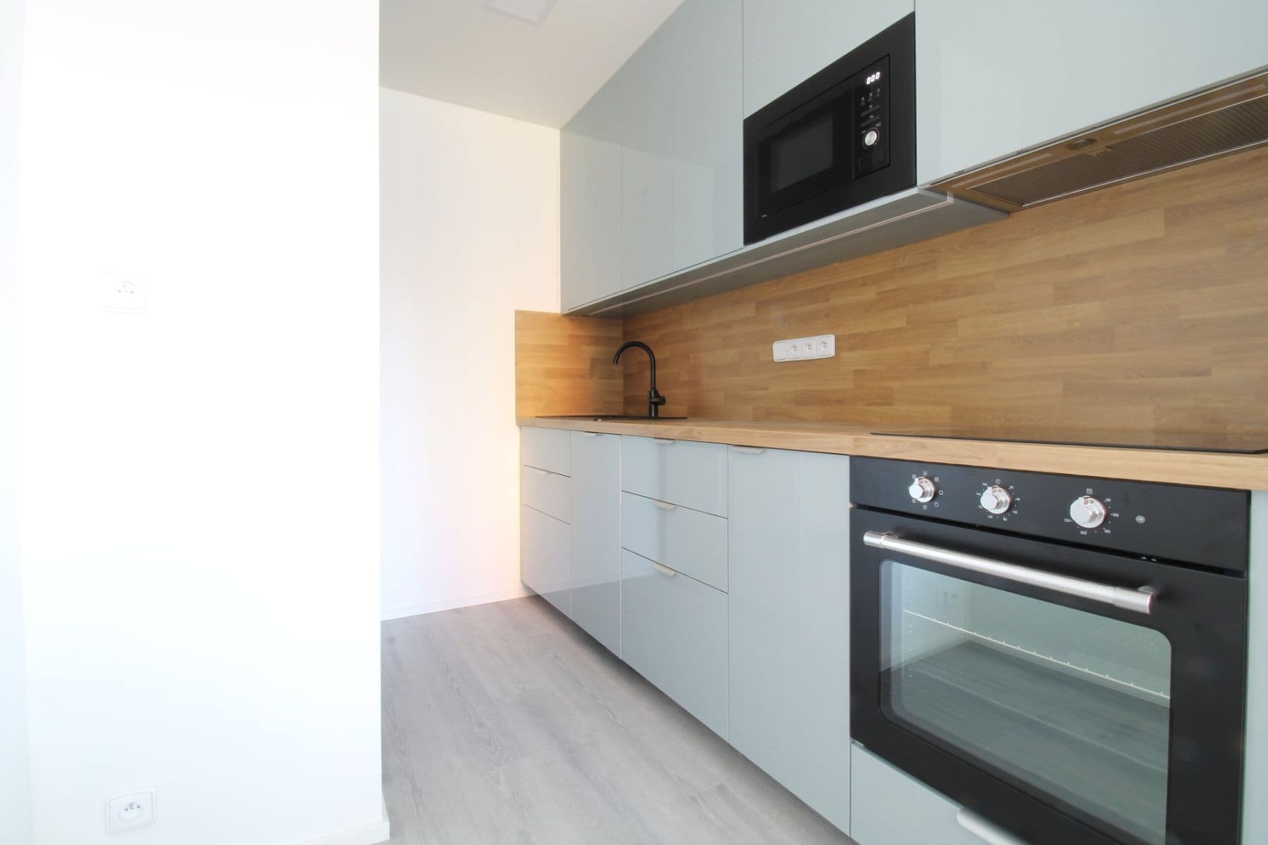 Prenájom bytu 3-izbový 56 m², Řešovská, Praha, Praha Prenájom bytu 3-izbový 56 m², Řešovská, Praha, Praha