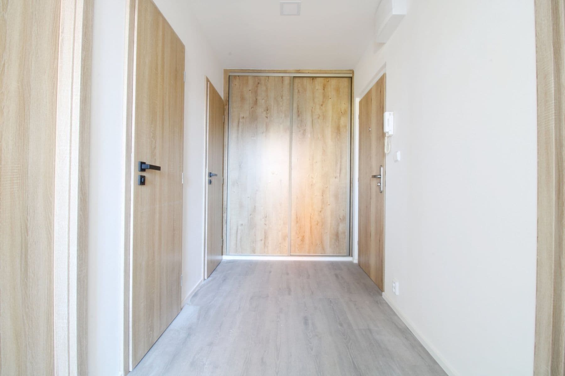 Prenájom bytu 3-izbový 56 m², Řešovská, Praha, Praha Prenájom bytu 3-izbový 56 m², Řešovská, Praha, Praha