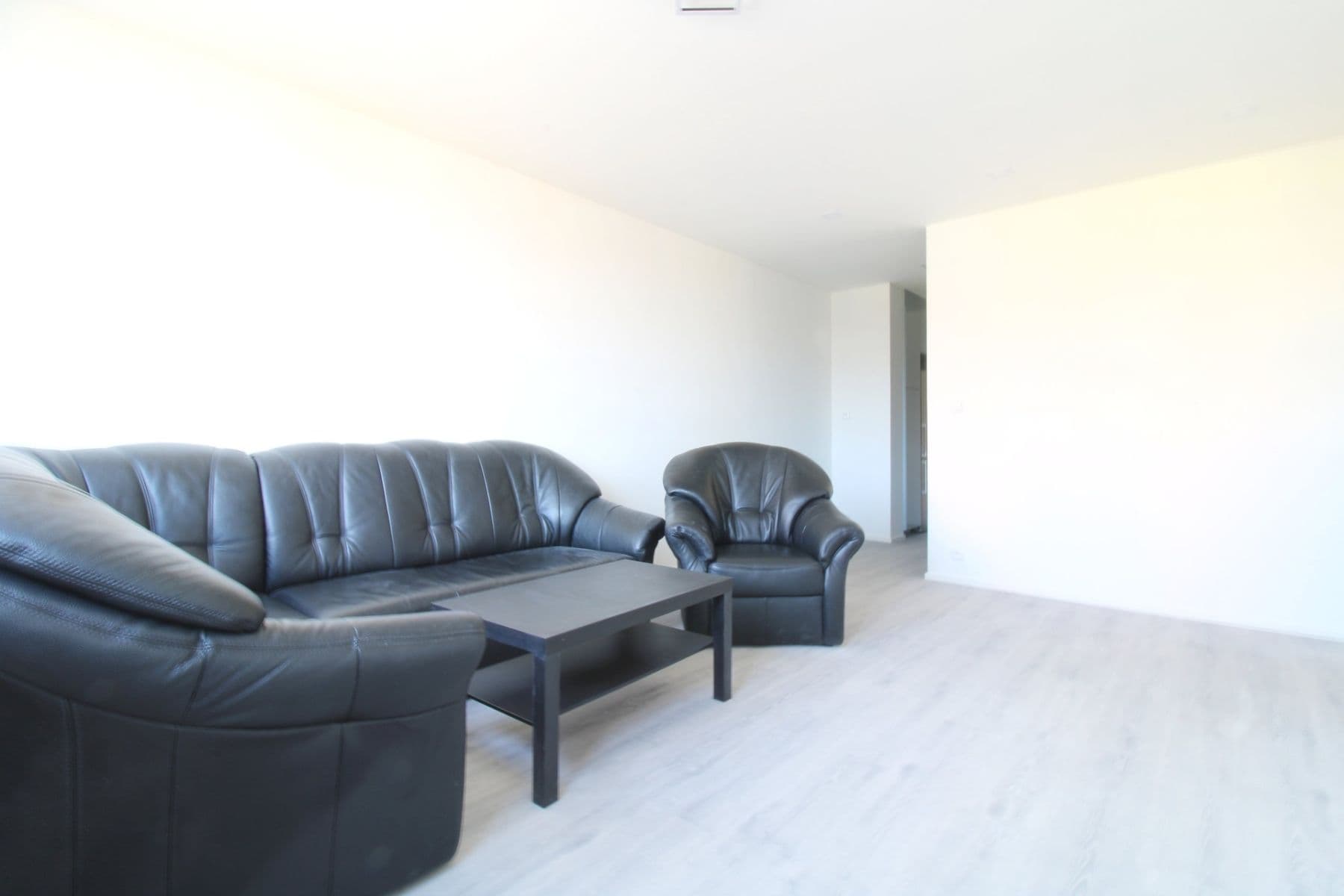 Prenájom bytu 3-izbový 56 m², Řešovská, Praha, Praha Prenájom bytu 3-izbový 56 m², Řešovská, Praha, Praha