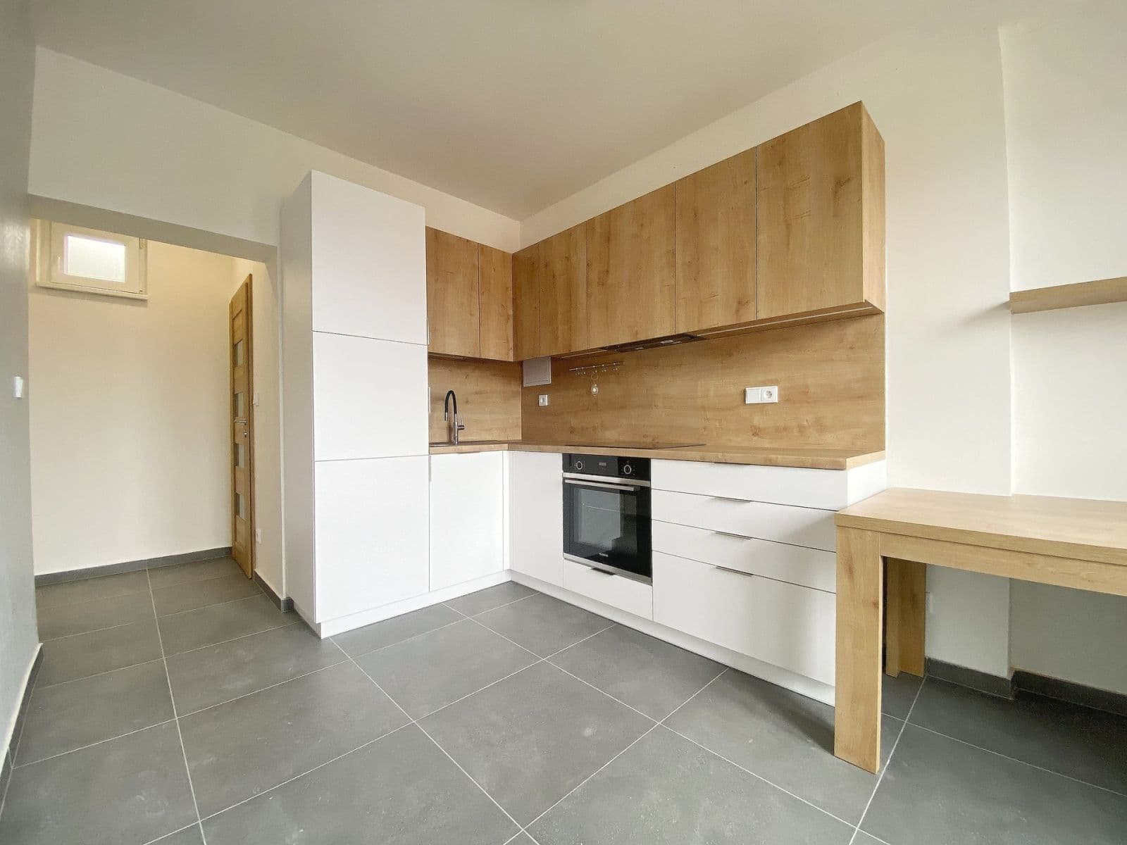 Prenájom bytu 1-izbový 48 m², Sokolovská, Praha, Praha Prenájom bytu 1-izbový 48 m², Sokolovská, Praha, Praha