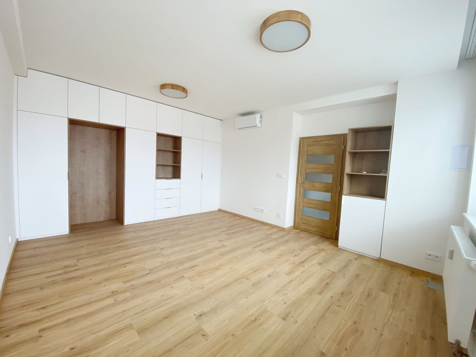 Prenájom bytu 1-izbový 48 m², Sokolovská, Praha, Praha Prenájom bytu 1-izbový 48 m², Sokolovská, Praha, Praha