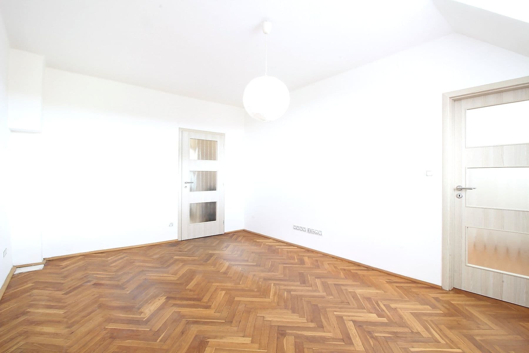 Prenájom bytu 3-izbový 68 m², třída Osvobození, Příbram, Středočeský kraj Prenájom bytu 3-izbový 68 m², třída Osvobození, Příbram, Středočeský kraj