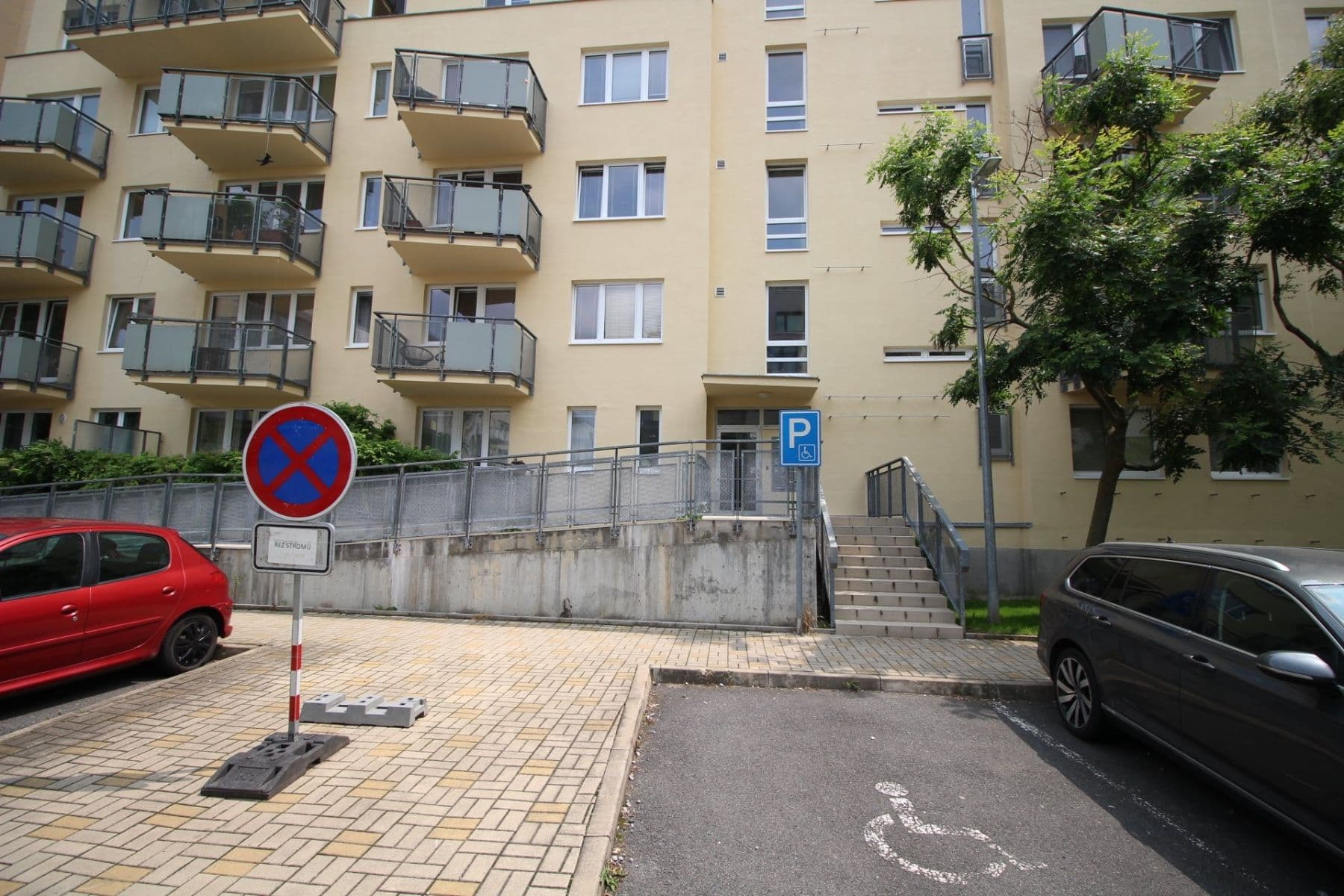 Prenájom bytu 1-izbový 35 m², Rižská, Praha, Praha Prenájom bytu 1-izbový 35 m², Rižská, Praha, Praha