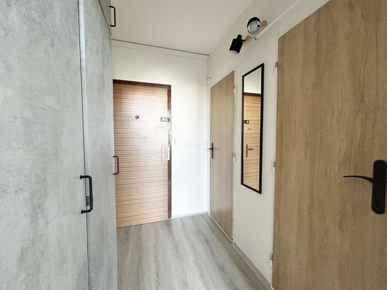 Prenájom bytu 1-izbový 34 m², Křivenická, Praha, Praha Prenájom bytu 1-izbový 34 m², Křivenická, Praha, Praha