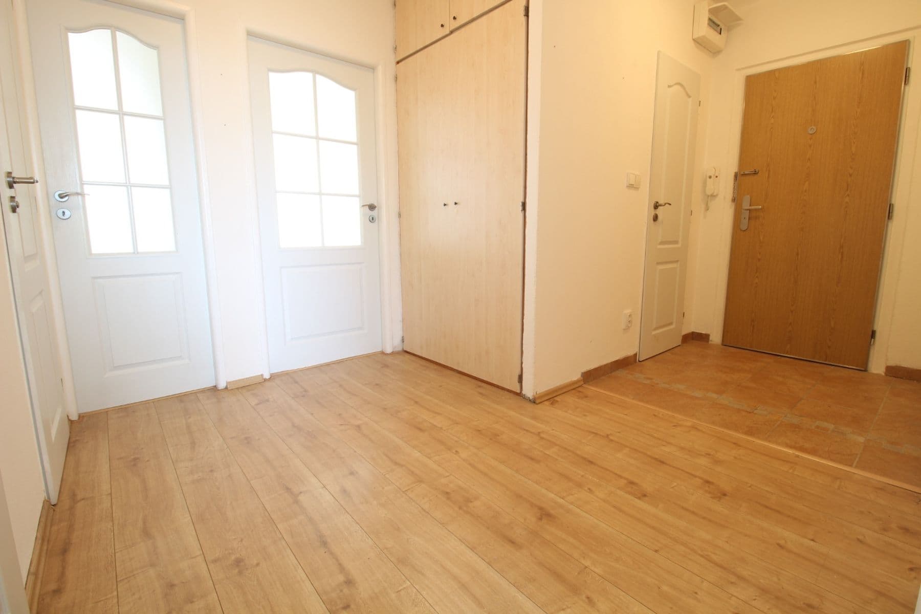 Prenájom bytu 3-izbový 70 m², Radimovická, Praha, Praha Prenájom bytu 3-izbový 70 m², Radimovická, Praha, Praha