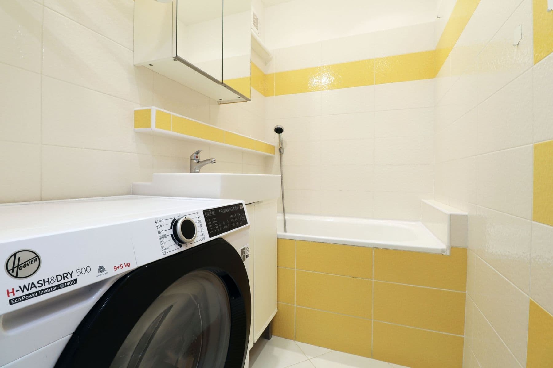Prenájom bytu 2-izbový 43 m², Štichova, Praha, Praha Prenájom bytu 2-izbový 43 m², Štichova, Praha, Praha